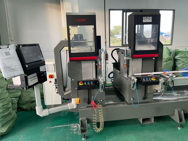 dan-may-lam-cua-nhom-cnc-tai-hcc-window-05